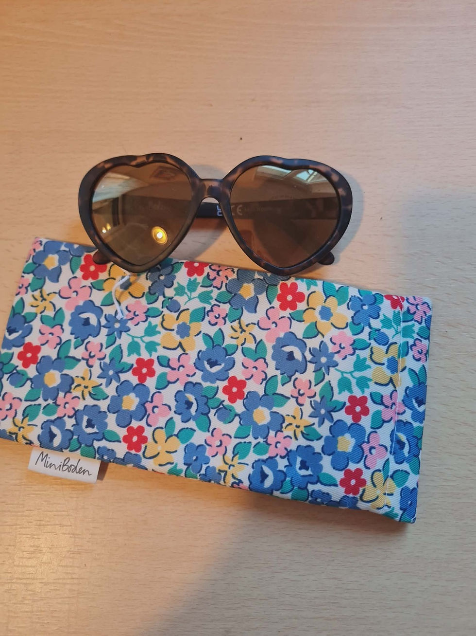 Thumbnail: Mini Boden Girls UV Protection Fun Sunglasses Brown come in a handy pouch New