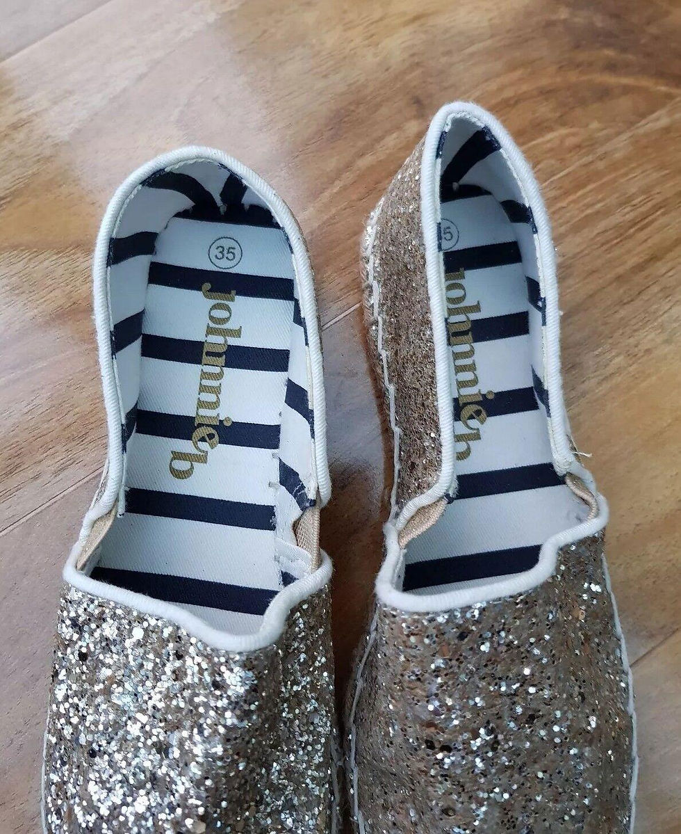Thumbnail: Mini Boden Girls Glitter Sparkly Gold Flat Shoes Size 35-UK 2 BRAND NEW