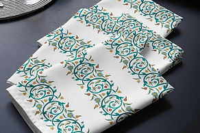 cloth-napkin-set-(4)-white-front-688ad30cb7ccf.jpg