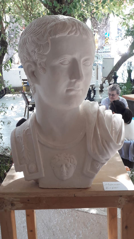 Tiberius Bustu 60cm