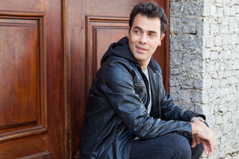 Cláudio Lins apresentará seu show Expresso Brasileiro dia 15 de agosto as 21 h no Theatro Net São Pa