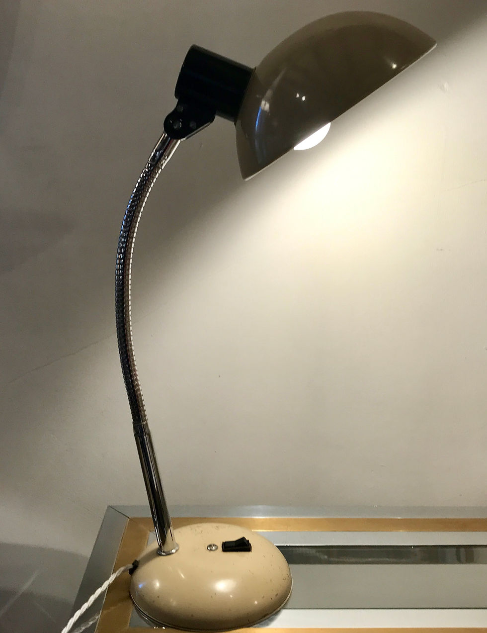 Thumbnail: Articulated Table Lamp