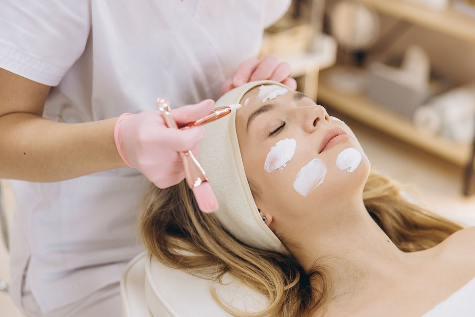 spa-professional-applying-facial-cream-on-a-client-2026-01-09-07-17-12-utc.jpg