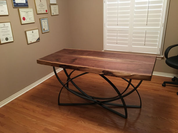 Small Manhattan curved office desk