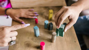 Constelaciones Sistémicas: La Herramienta que Revela los Vínculos Ocultos de tu Vida