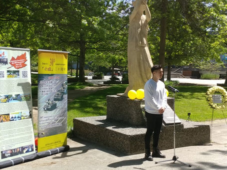 向民主女神像獻花 照片集( UBC ) Wreath Laying at the statue of the Goddess of Democracy