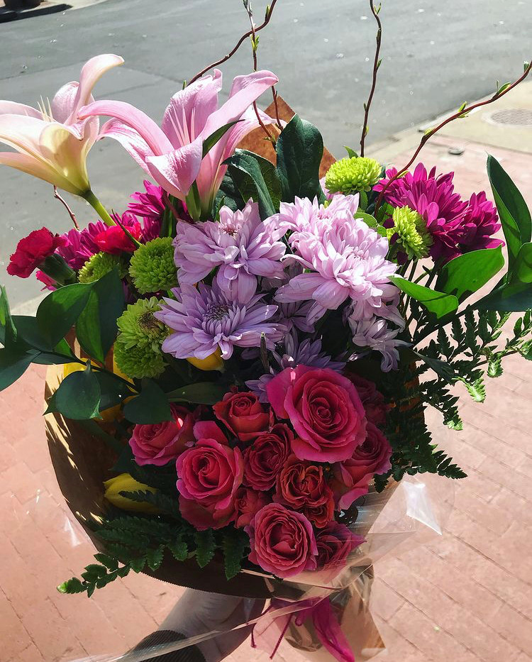 flowers bouquet valentine's day roses arrangement valentines silver spring tamara kucik real estate realtor