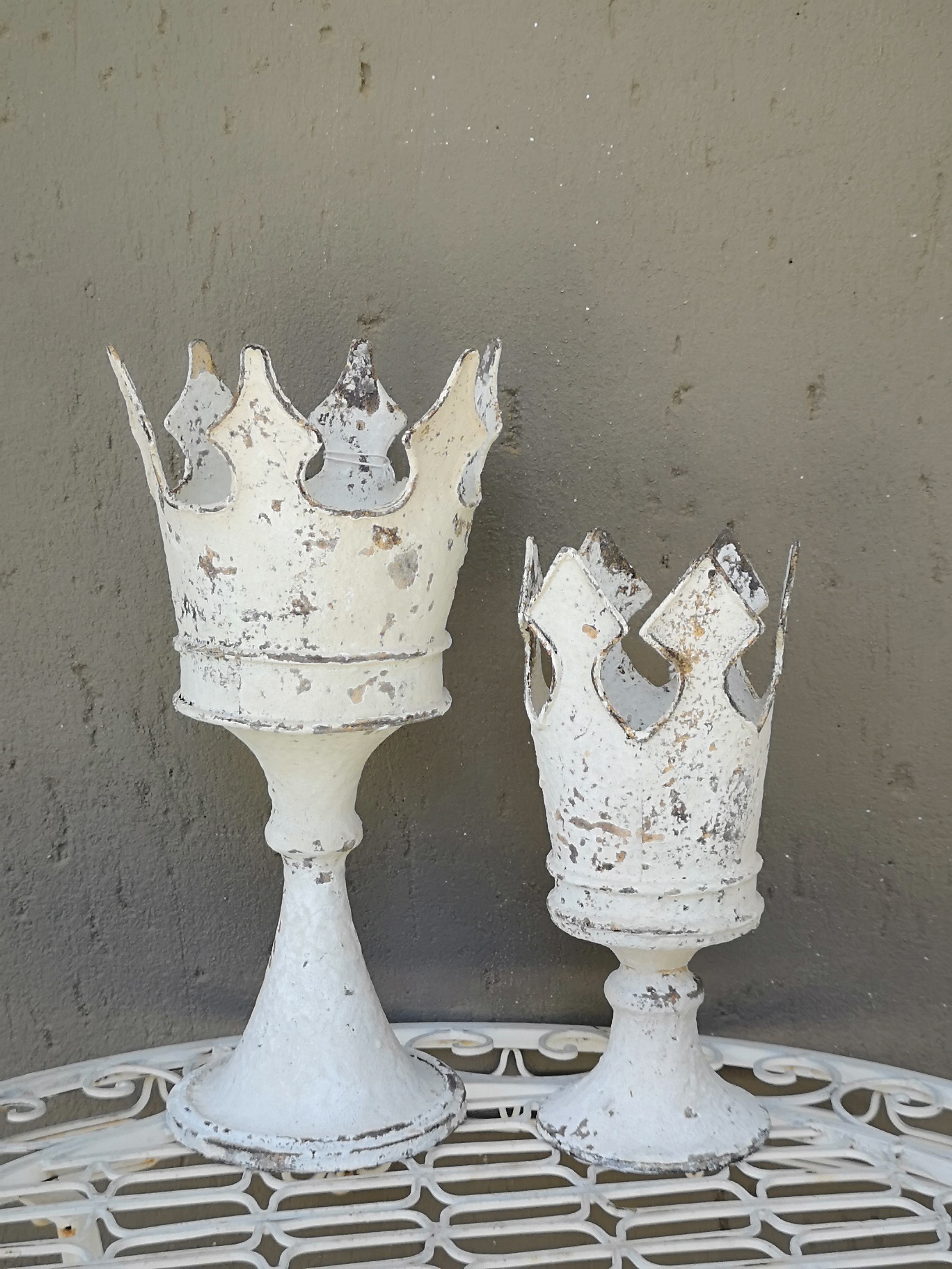 CROWN CANDLE HOLDERS