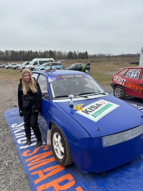 Från skrothögen till startlinjen – Jonna satsar på Folkrace