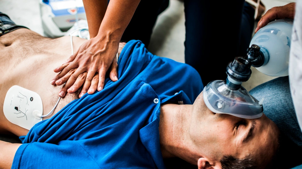 GettyImages-598178418-fox 4 heimlich maneuver day.webp
