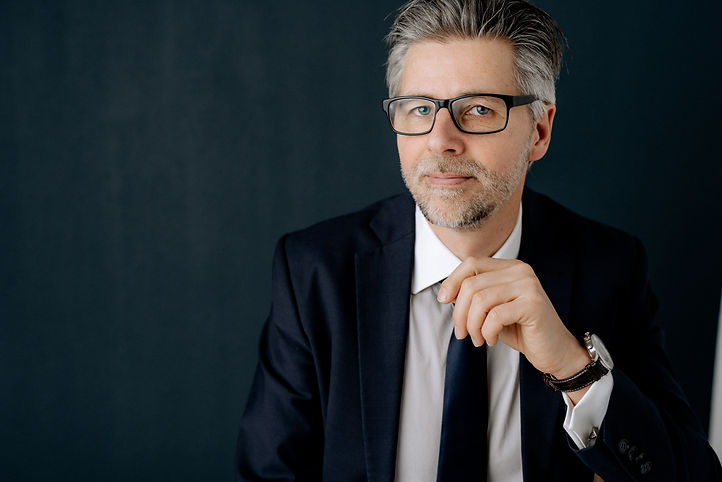 Personal Branding Shooting, Businessfotos, Businessportraits, Mitarbeiterfotos, Unternehmensfotos, Unternehmensportraits, Unternehmensreportagen, Firmenfotos, Imageportrait, Personal Branding Fotos, Rhein-Main, Limburg, Wiesbaden, Taunusstein, Bad Camberg, Idstein, Rheingau