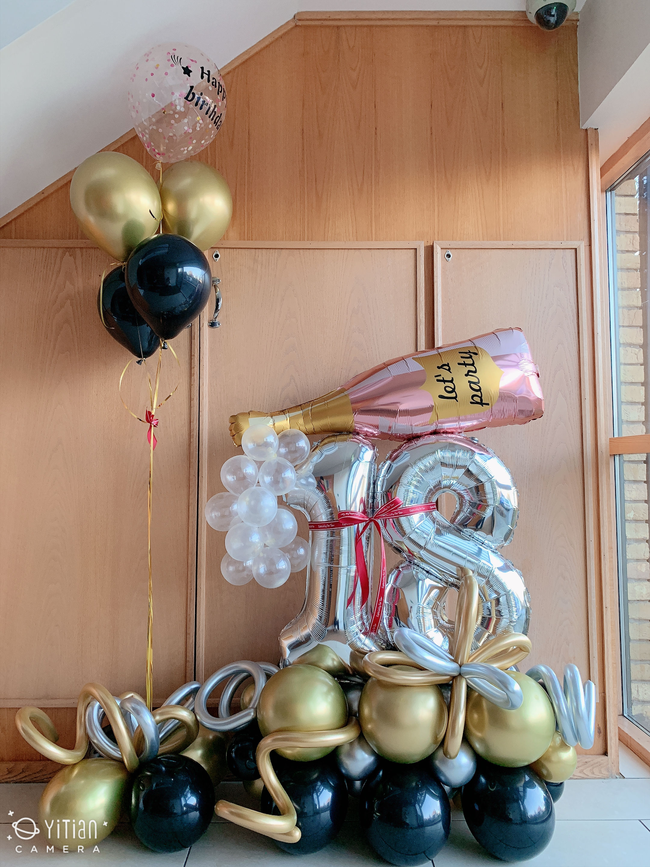 CHAMPAGNE BOTTLE BIRTHDAY SET