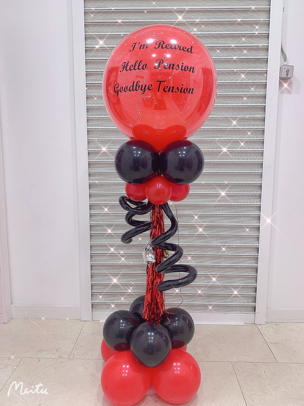 BLACK RED BALLOON COLUMN