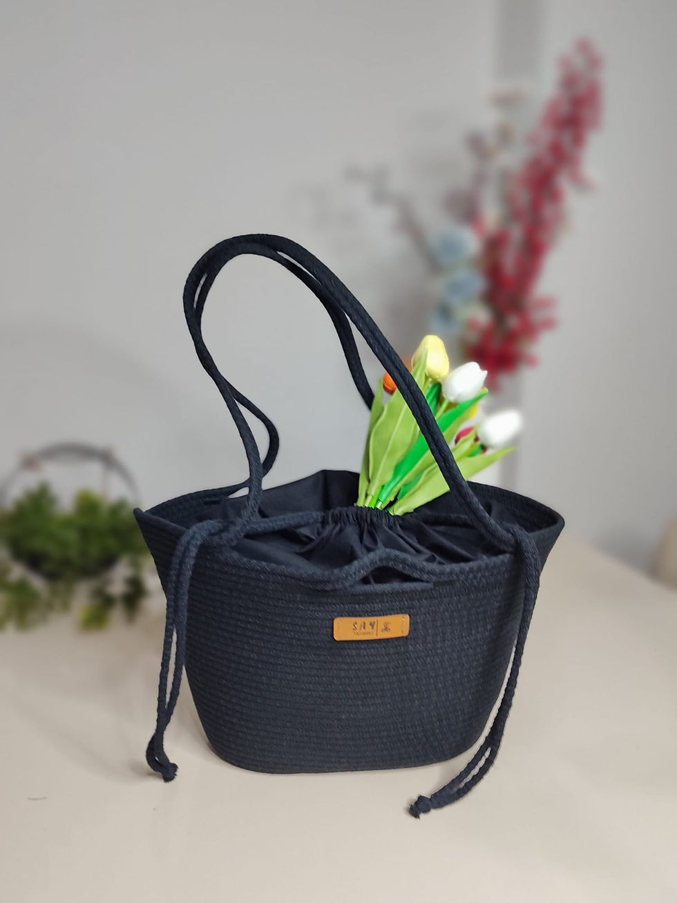 Küçük resim: Büzgülü bayan çantası, Omuz Çantası, SİYAH SADE, Tress İp, Kordon İp