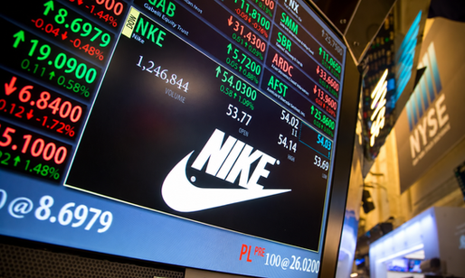 Nike’s Political Branding Faces Scrutiny as Sales Slide