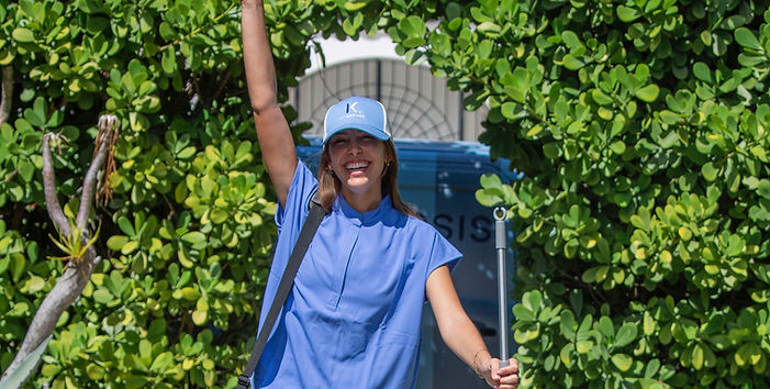 Key Basis IV nurse setting up a Recovery IV drip at a home in Miami