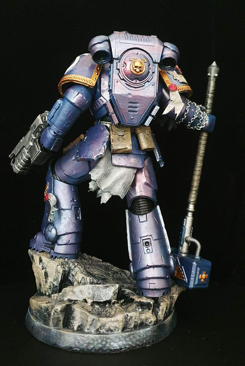 Thumbnail: Space Marine Warhammer 40k Statue