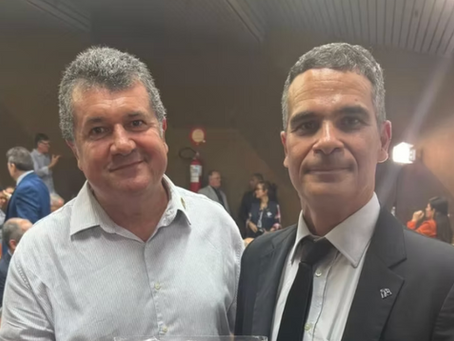 O presidente George Coelho convida o Delegado da Receita Federal na Paraíba, Cristiano Pinheiro para o 3º Confep