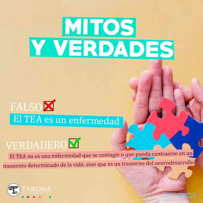 Manos sosteniendo piezas de puzle