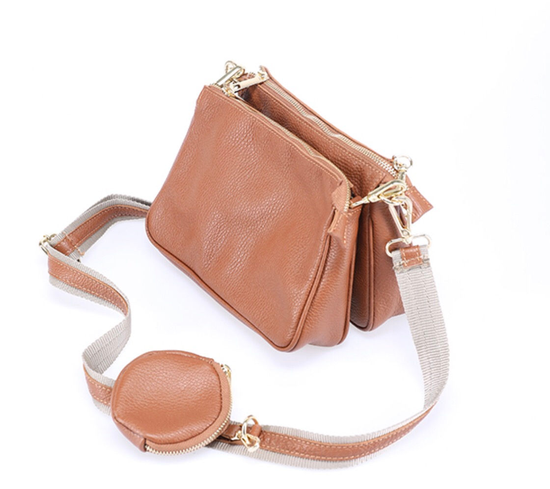 Double sacs en accroche en cuir marron