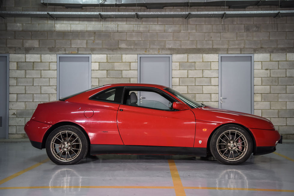 Alfa-Romeo-GTV-4.jpg