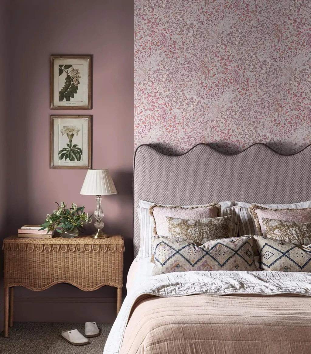 GRAHAM & BROWN PAINTERLY FLORA PINK WALLPAPER