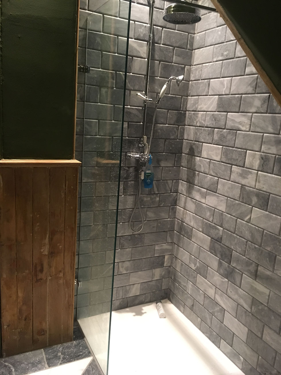 C4ED75E7-7162-47D9-AEDA-C6160D3260F2