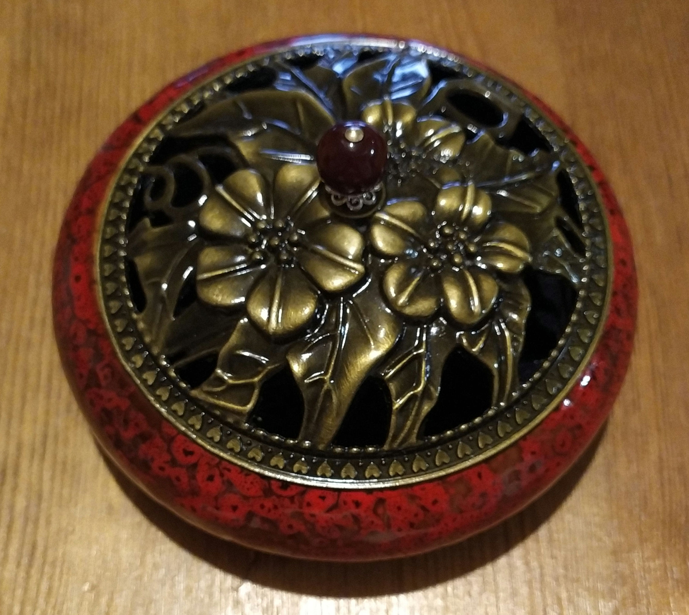 Porte-encens en céramique rouge