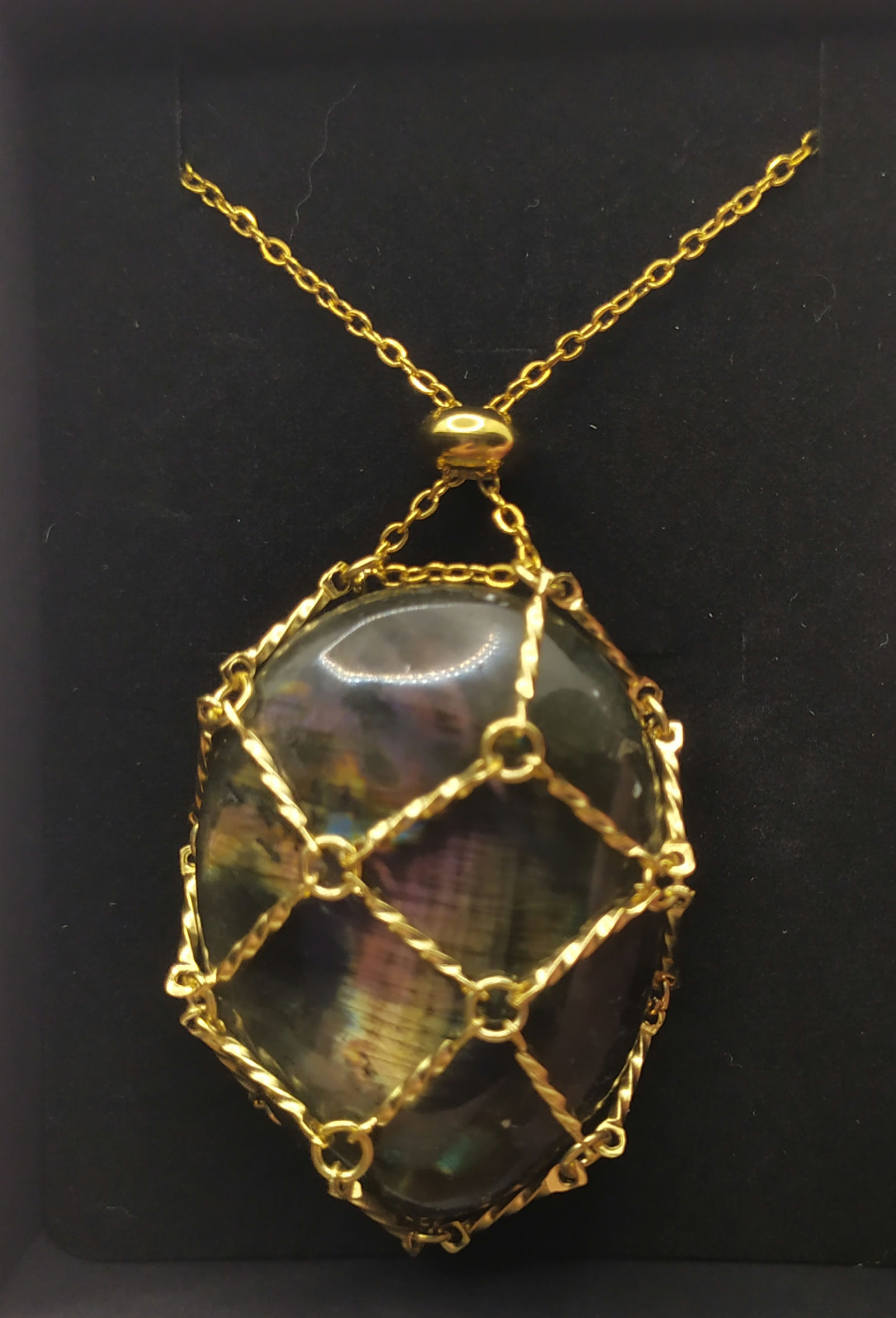 Collier filet doré et labradorite multi reflets