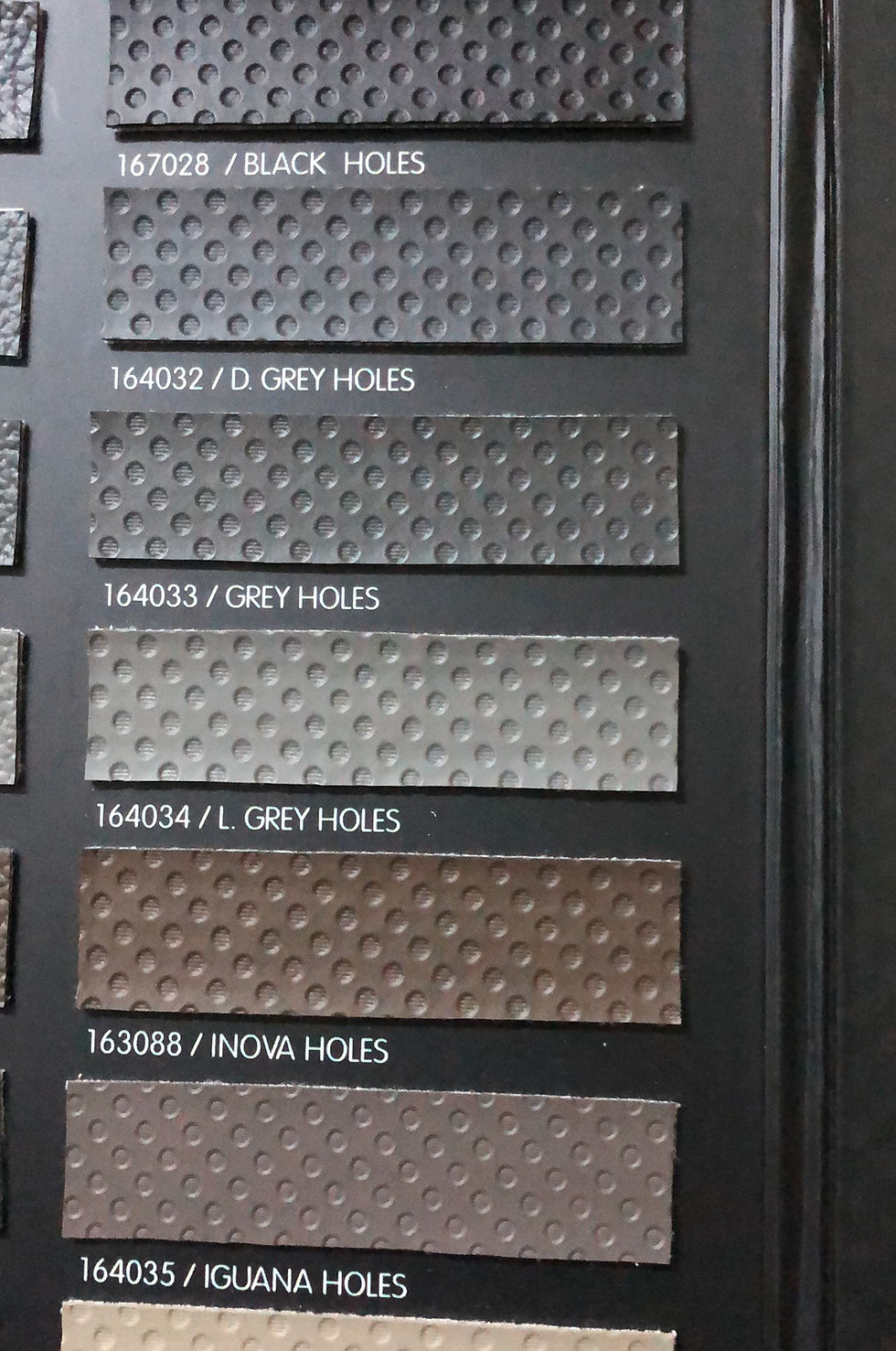 Thumbnail: Clazzio Big Dot (available blue, yellow, brown, black, grey, purple)