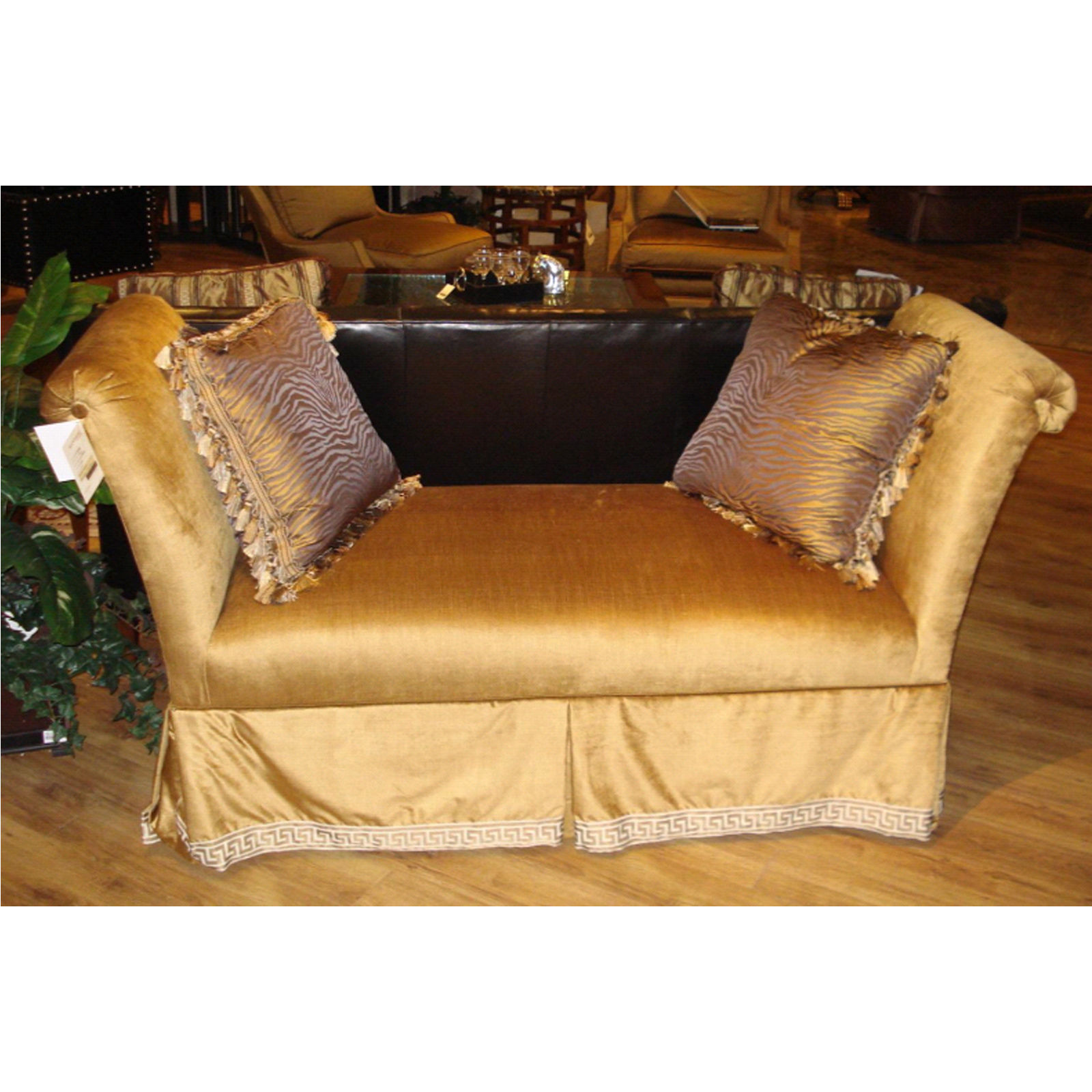 Century Furniture  黃金床尾椅