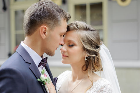 wedding-photo-session-of-a-young-beautiful-couple-2021-09-01-11-11-42-utc.jpg