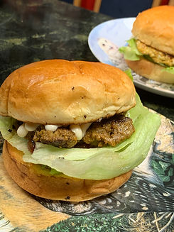 Queen Burger.jpg