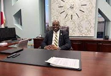 sam waukegan mayor.jpg