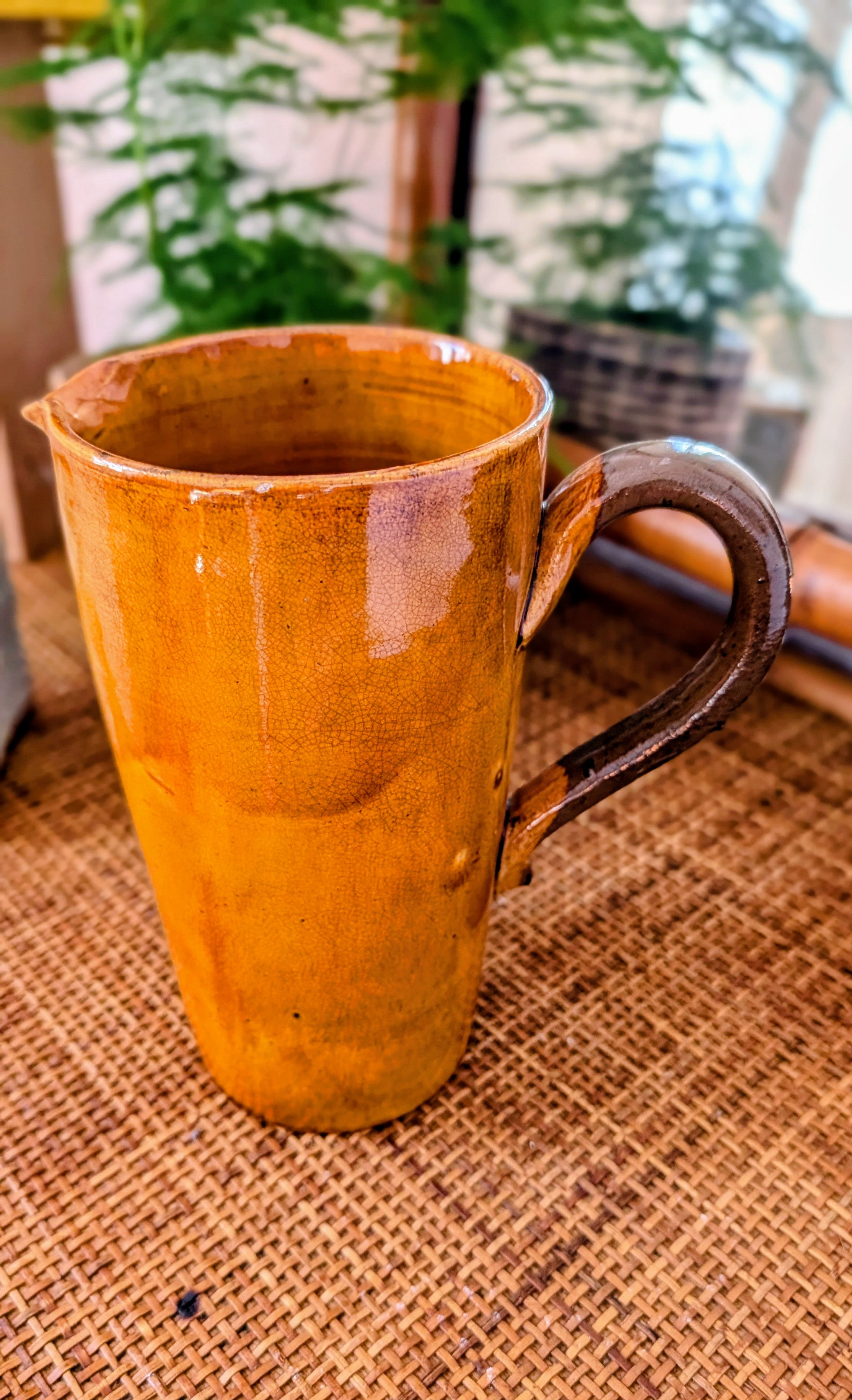 CARAFE EN CÉRAMIQUE VERNISSÉE MARRON