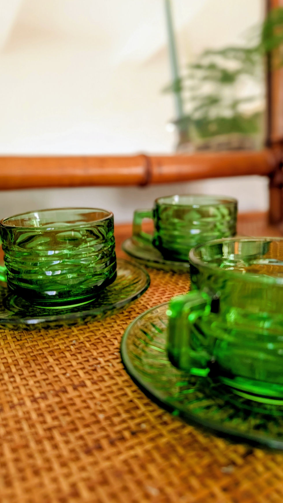 Miniature : LOT DE 4 TASSES À CAFÉ ET SOUCOUPES "VÉRÉCO"