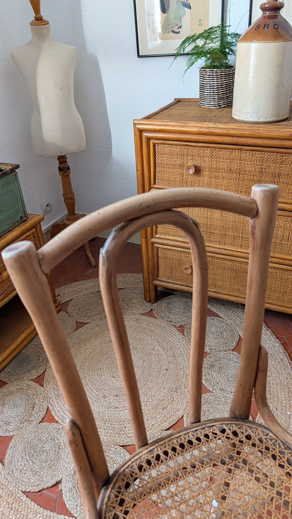 Miniature : ELISA. "La chaise  bistrot Thonet"
