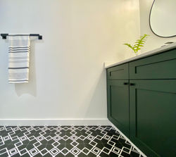 Brasher Hallbath Floor