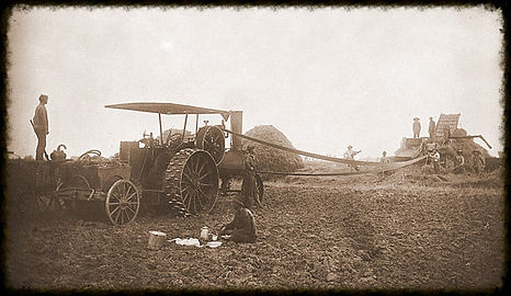 C. R. Voth threshing crew | Goessel Museum