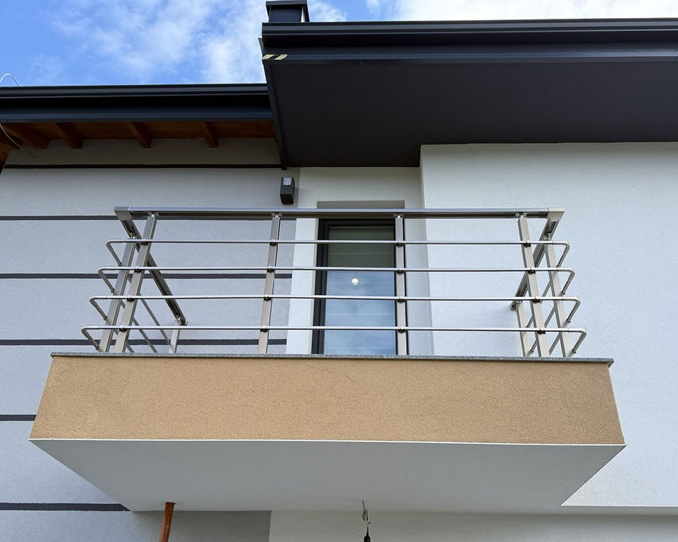 Алуминиев парапет Arena RailLine SL10 с хоризонтални профили за тераси и балкони