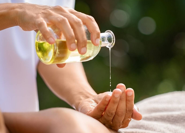 Hot Oil Massage(Relaxing).jpg