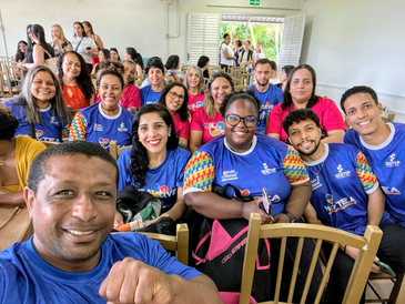Ezequiel Reis participa de encontro coletivo de formação e aprendizagem.