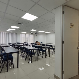 Sala de capacitacion en Arenales.jpg