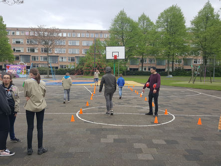 Basketballen met de Scouts