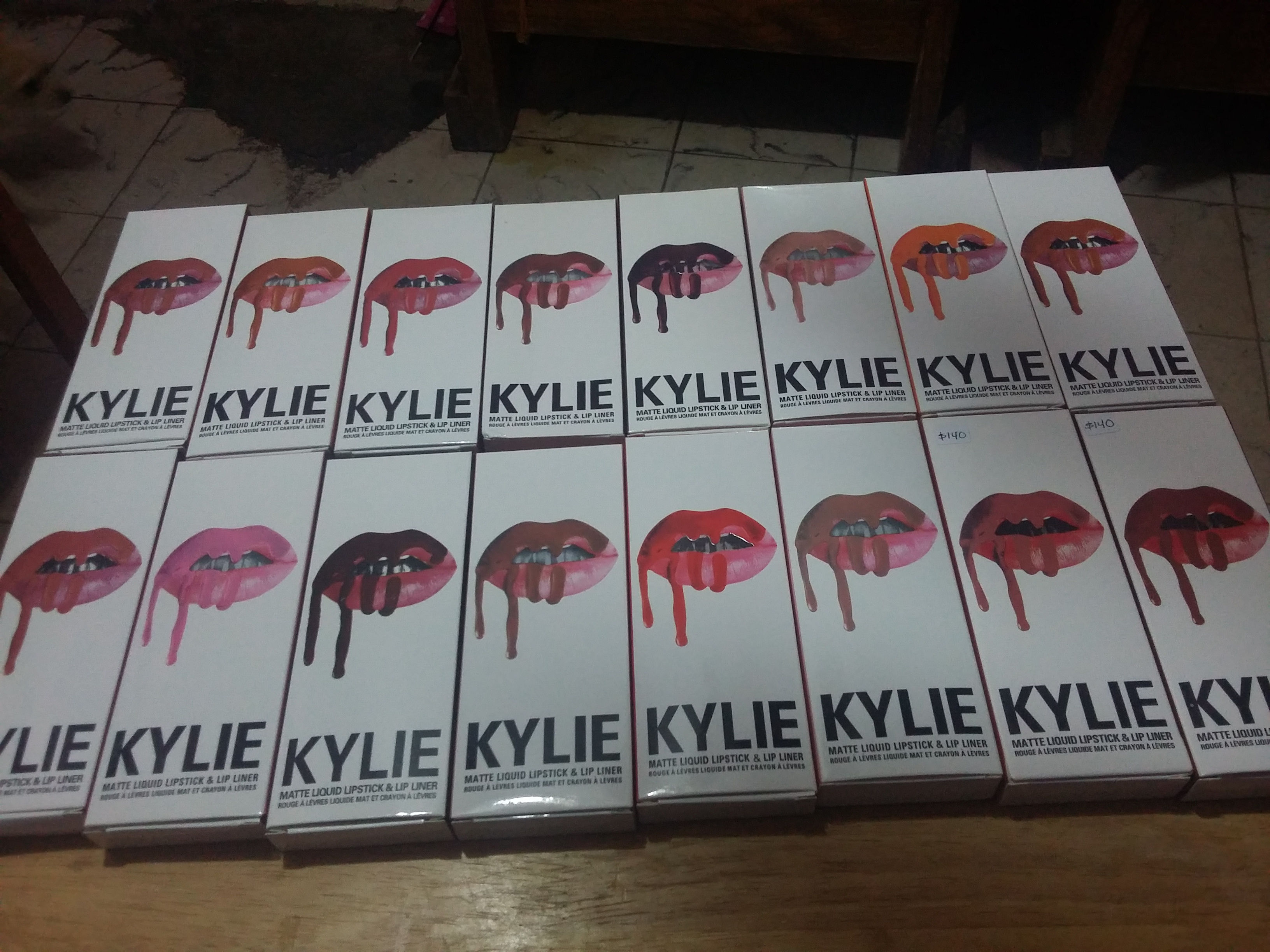 KIT GLOSS+LÁPIZ KYLIE