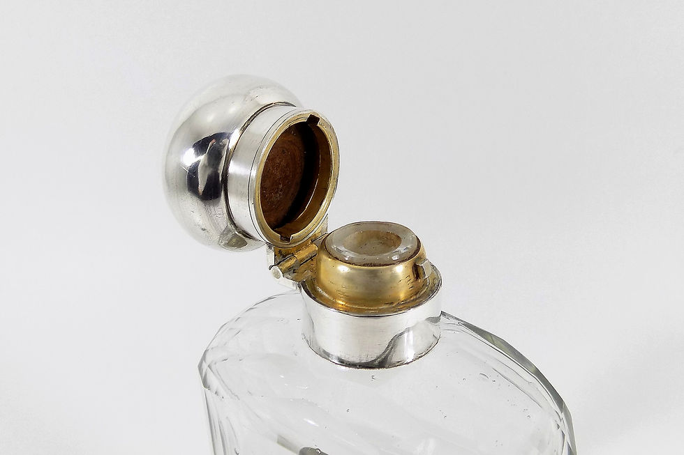 Thumbnail: Large Antique Edwardian solid Silver & Glass Hip Flask, (Cohen & Charles, 1917)