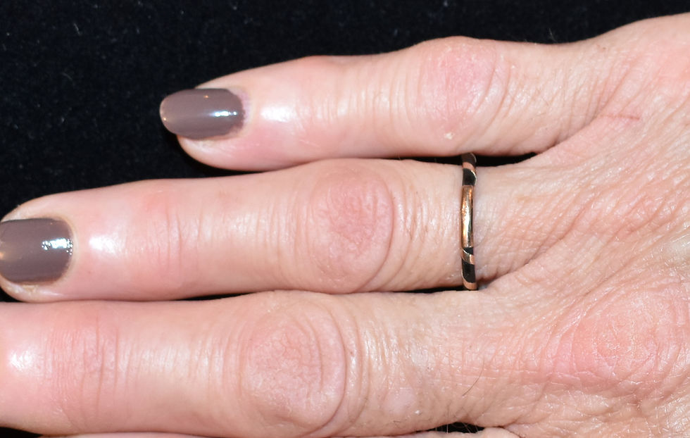 Thumbnail: Antique Victorian 9ct Rose Gold Elephant Hair Ring