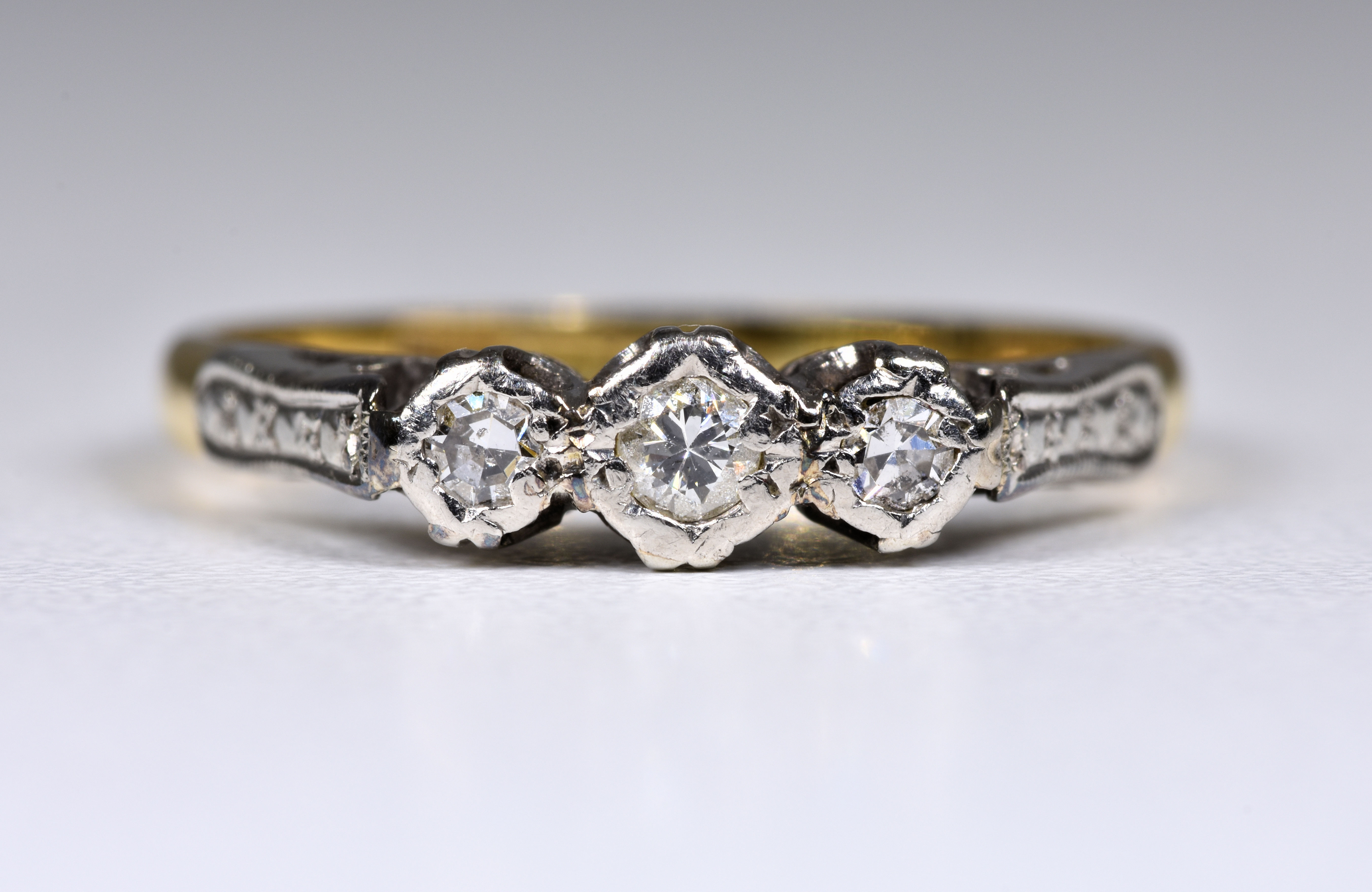 Antique Art Deco 18ct Gold & Platinum 3 Stone Diamond Ring, (1930's)