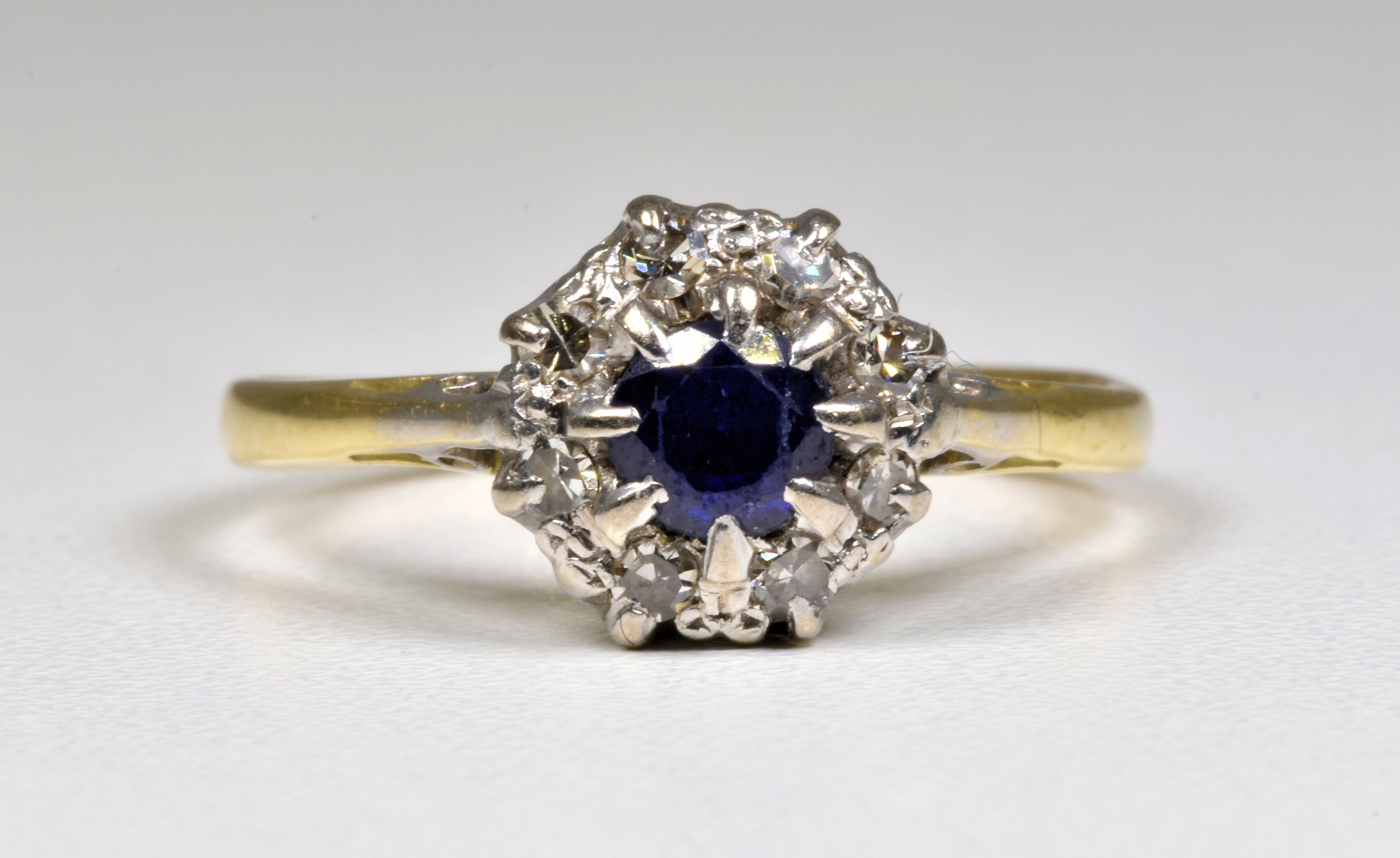Antique Late Victorian 18ct Gold Sapphire & Diamond Cluster Ring, c1901