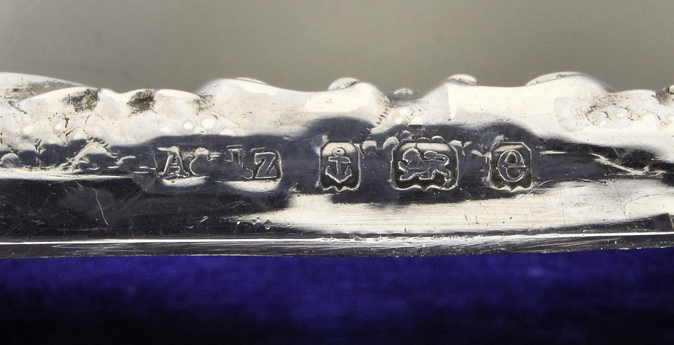 Thumbnail: Antique English Edwardian Solid Silver Ladies Purse, (A & J Zimmerman Ltd, 1904)